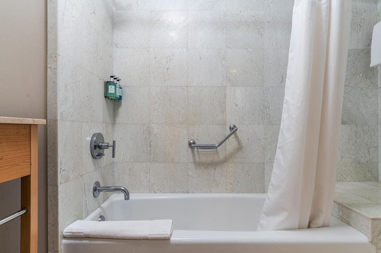شقة Sunny Isles 1Bdr Sea View And Pool ميامي بيتش المظهر الخارجي الصورة