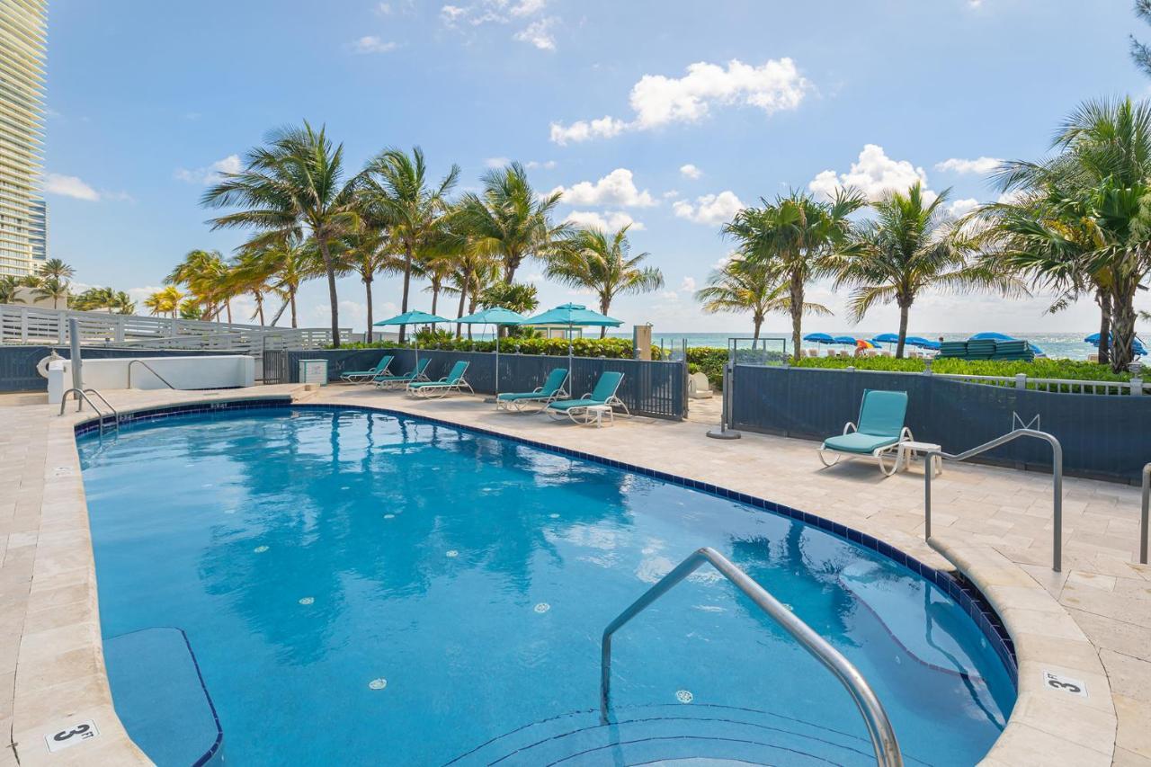 شقة Sunny Isles 1Bdr Sea View And Pool ميامي بيتش المظهر الخارجي الصورة