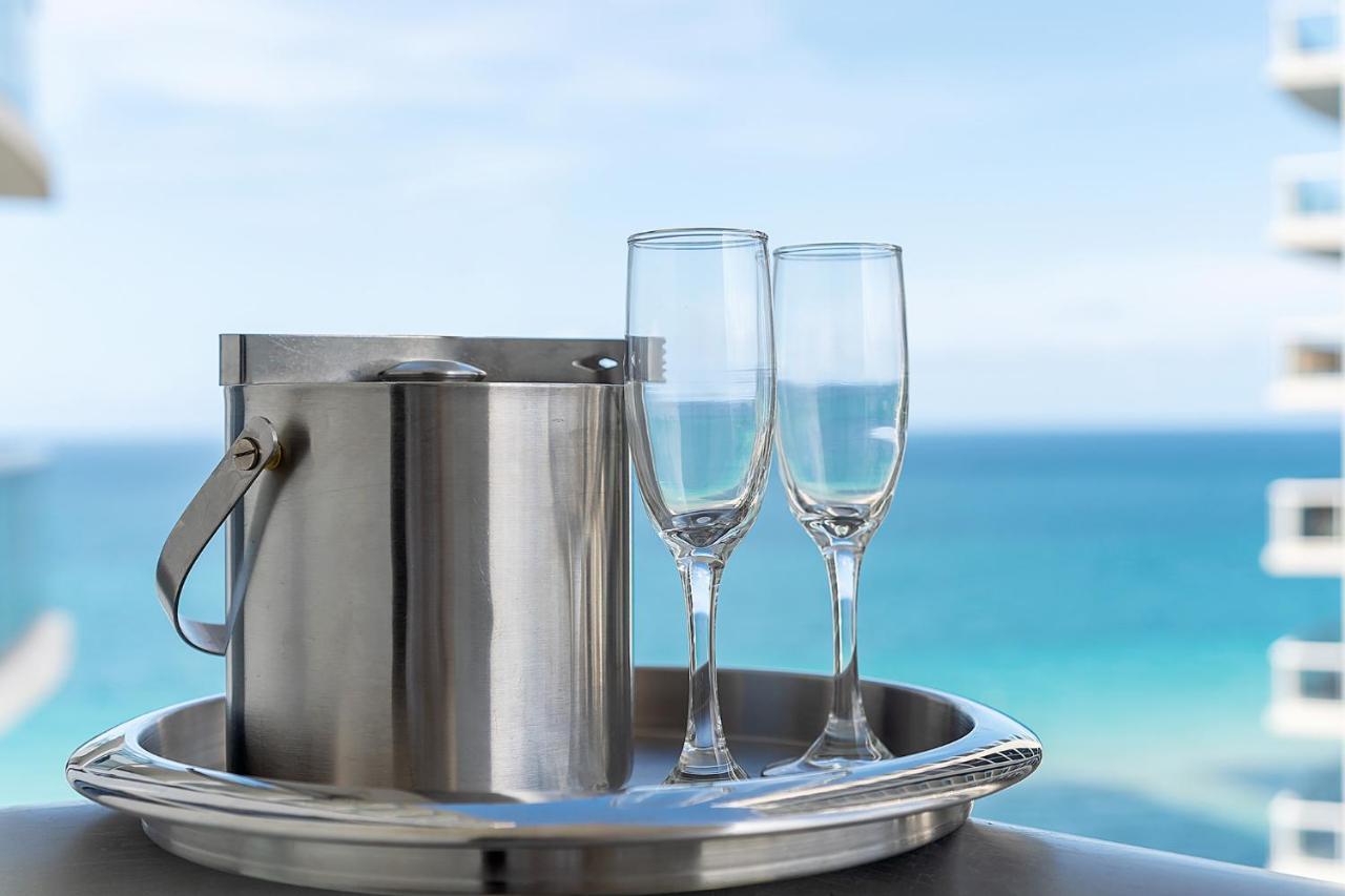 شقة Sunny Isles 1Bdr Sea View And Pool ميامي بيتش المظهر الخارجي الصورة